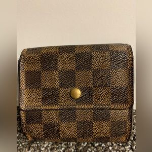 Authentic Louis Vuitton damier ebene elise wallet
